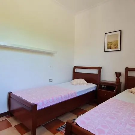 Village Next To The Sea Tatil Evi Saranda